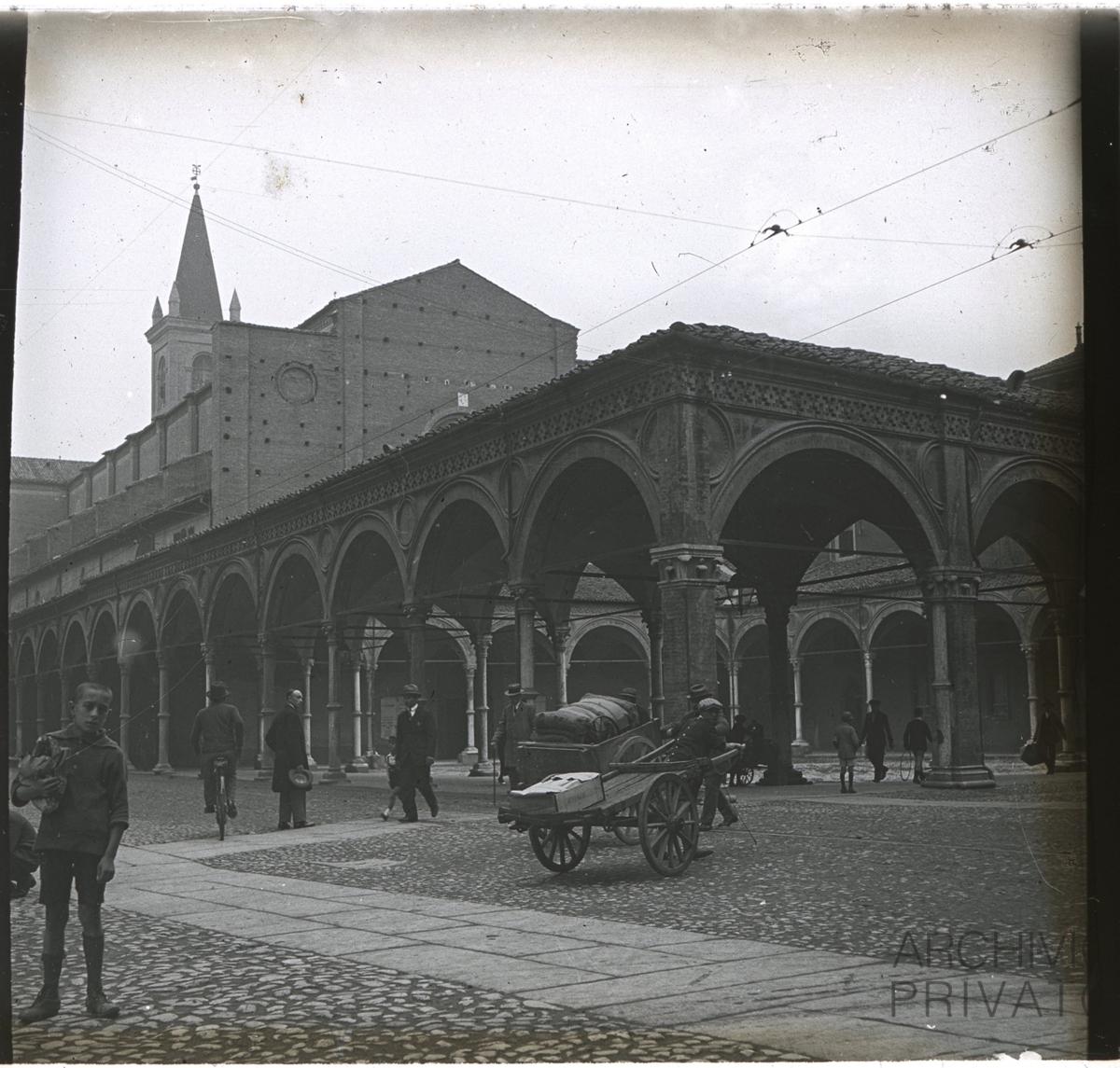 Bologna. Strada Maggiore angolo Via Guerrazzi